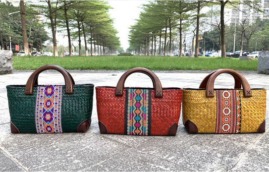 New Rattan straw woven ethnic style mini women's strapless handbag.