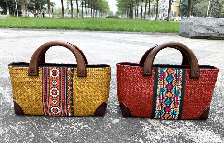 New Rattan straw woven ethnic style mini women's strapless handbag.