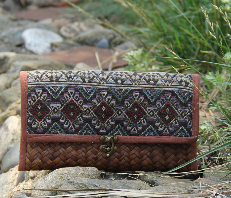 Women's grass woven rattan antique clutch bag