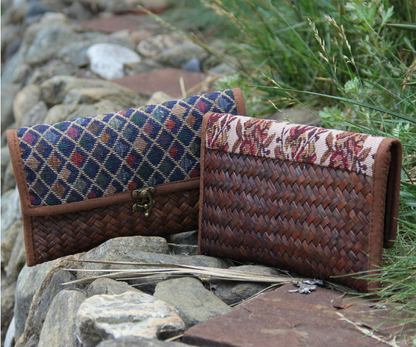 Women's grass woven rattan antique clutch bag