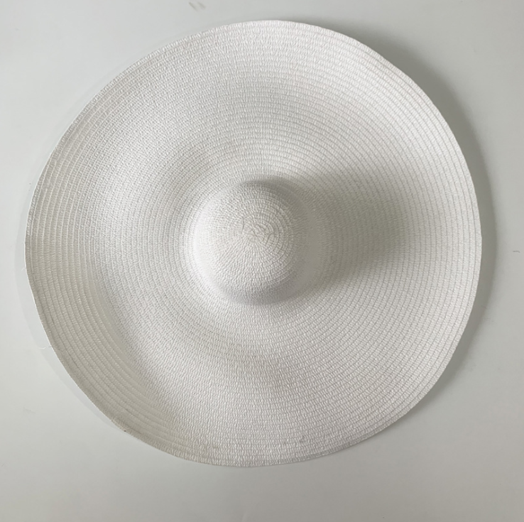 Folddable women summer large sunscreen straw hat.