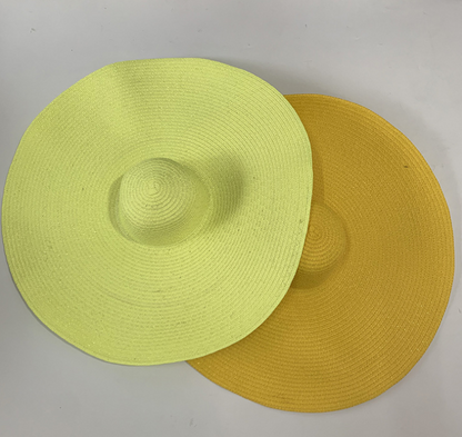 Folddable women summer large sunscreen straw hat.