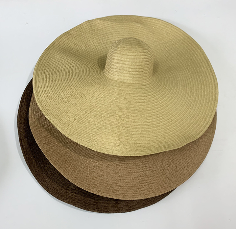 Folddable women summer large sunscreen straw hat.